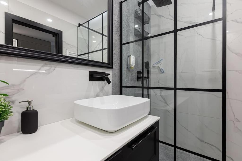 Golden Apartments Wroclaw - Great Location - Cozy And Bright&Janapawla19 Exteriör bild